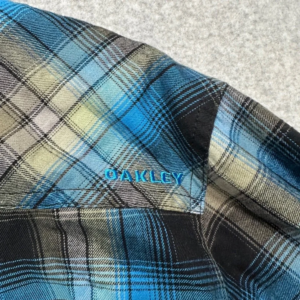 Oakley Reversible Shirt Jacket Mens XL Blue Plaid Flannel Black Quilted Puffer